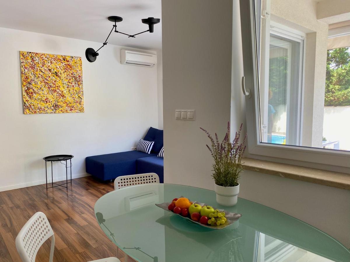 PRIVATE pool&Mediterranean garden apartment Mia Šilo Buitenkant foto