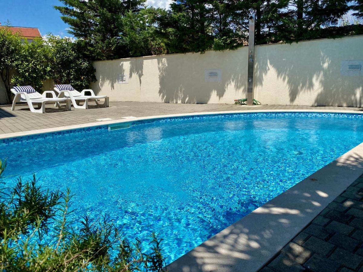 PRIVATE pool&Mediterranean garden apartment Mia Šilo Buitenkant foto